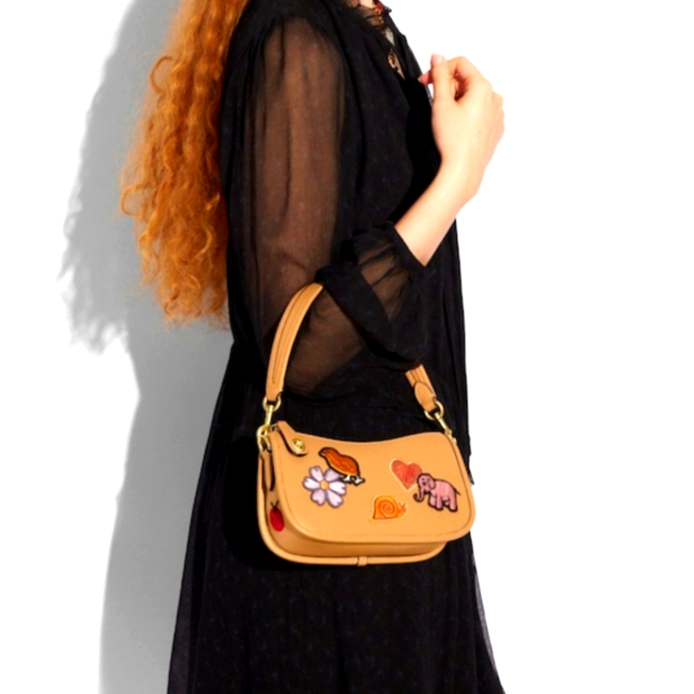 Coach Embroidery Swinger 🌼